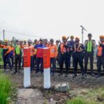 KAI Bersama Unsur Kewilayahan Perkuat Keselamatan dengan Penataan Akses Jalur Kereta di Kampung Cipondang