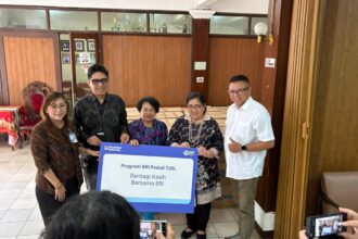 BRI Region 6 Salurkan 300 Paket Sembako Melalui Program CSR untuk Jemaat GPIB EKLESIA