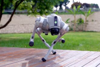 Robot Unitree Go2 untuk Edutainment dan Interaksi Publik