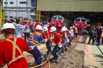 Semangat HUT Kemerdekaan RI ke-81, Insan KAI Daop 2 Bandung Perkuat Kekompakan dan Komitmen Hadirkan Perjalanan KA Aman, Nyaman, dan Tepat Waktu